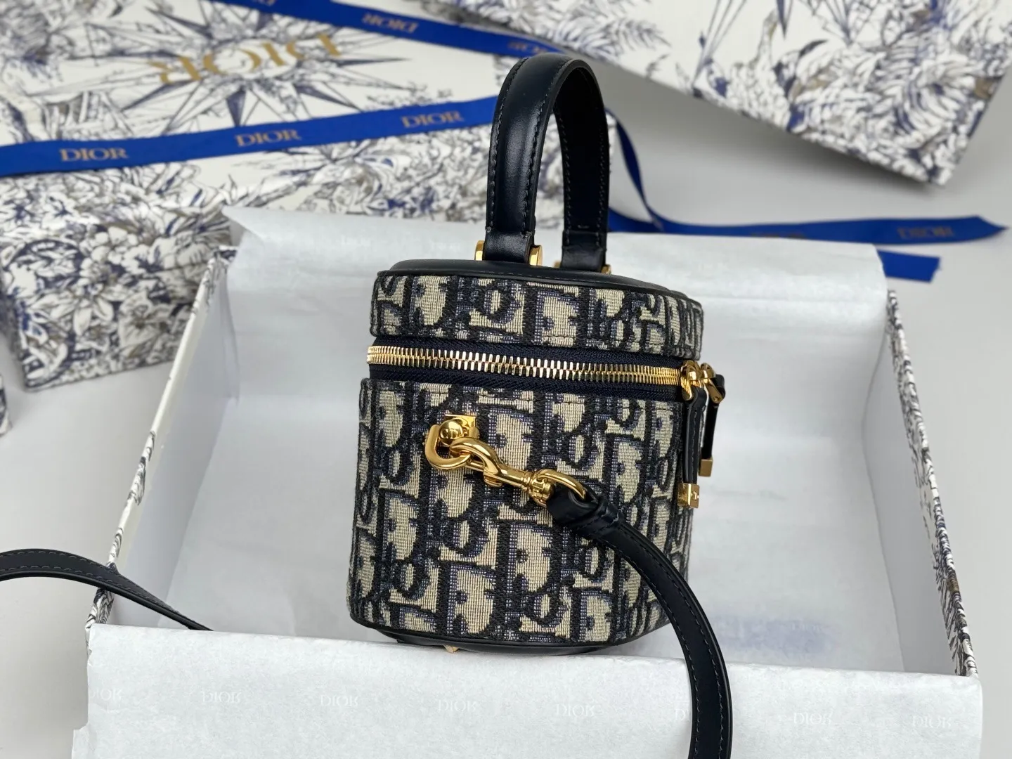 All Categories Official Website "Brand Women's Bags" Women's Bags 💙 DIOR 2025 New DIOR Crossbody Bag