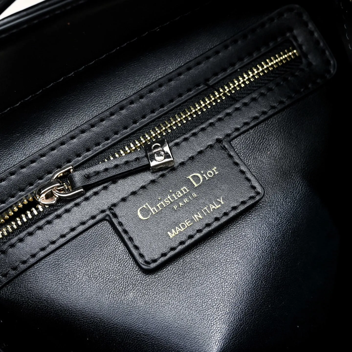 All Categories Official Website "Brand Women's Bags" Women's Bags 💙 DIOR 2025 New DIOR Crossbody Bag