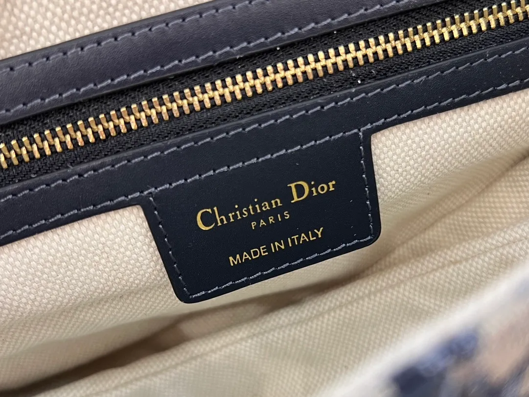 All Categories Official Website "Brand Women's Bags" Women's Bags 💙 DIOR 2026 New DIOR Crossbody Bag