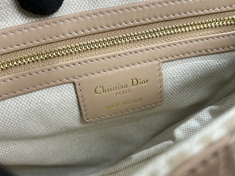 All Categories Official Website "Brand Women's Bags" Women's Bags 💙 DIOR 2026 New DIOR Crossbody Bag