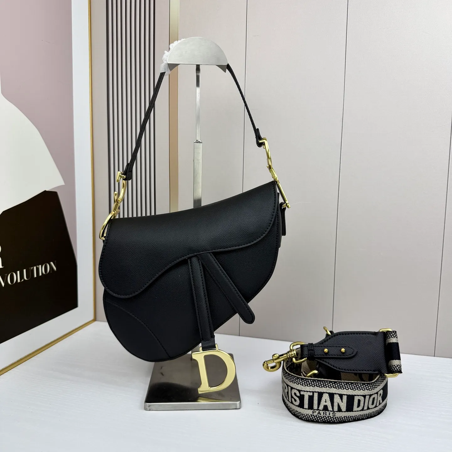 All categories Official website "Brand Women's Bags" Women's Bags 💙 DIOR DIOR 2026 new crossbody shoulder bag