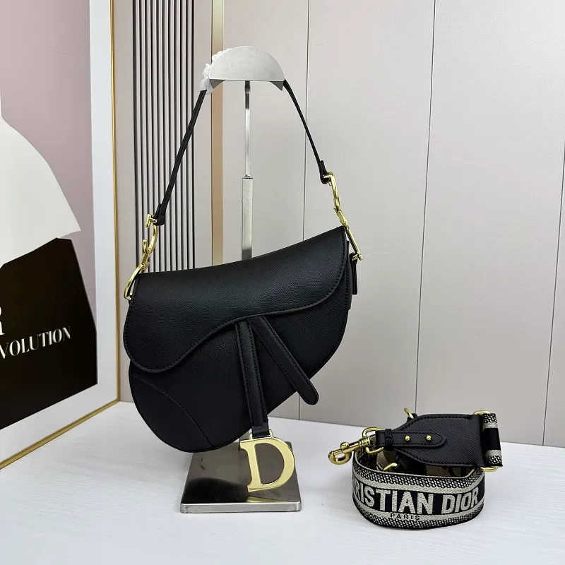 All categories Official website "Brand Women's Bags" Women's Bags 💙 DIOR DIOR 2026 new crossbody shoulder bag