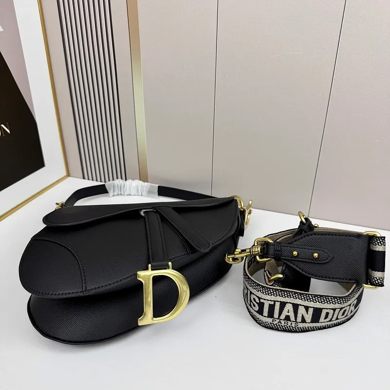All categories Official website "Brand Women's Bags" Women's Bags 💙 DIOR DIOR 2026 new crossbody shoulder bag