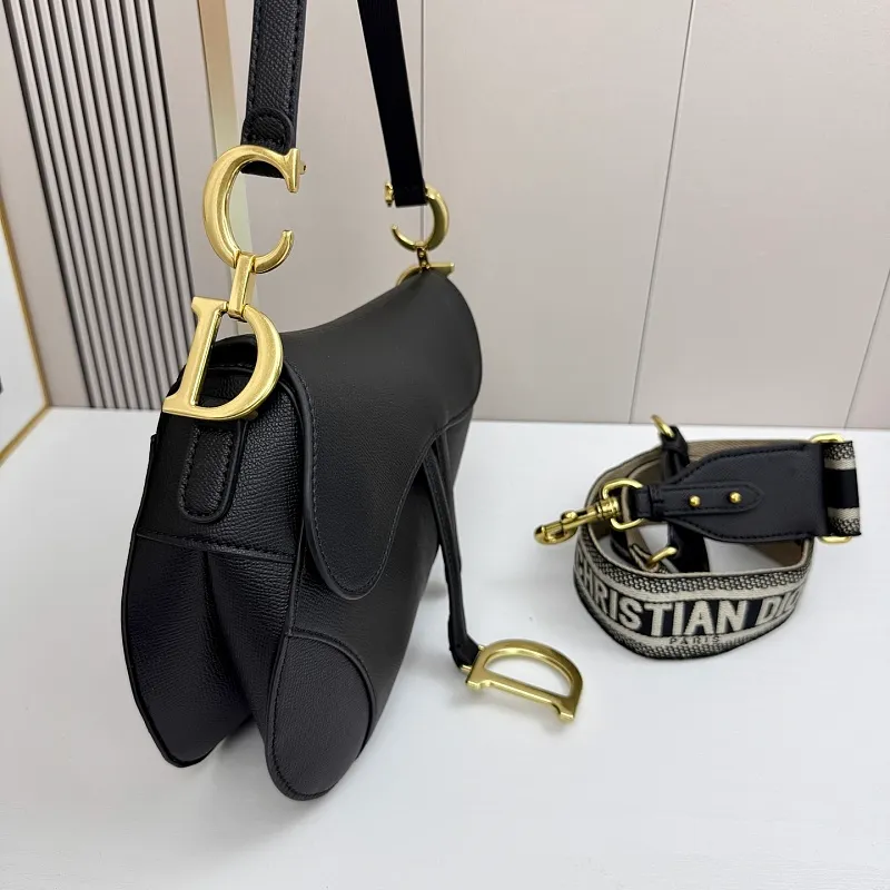 All categories Official website "Brand Women's Bags" Women's Bags 💙 DIOR DIOR 2026 new crossbody shoulder bag