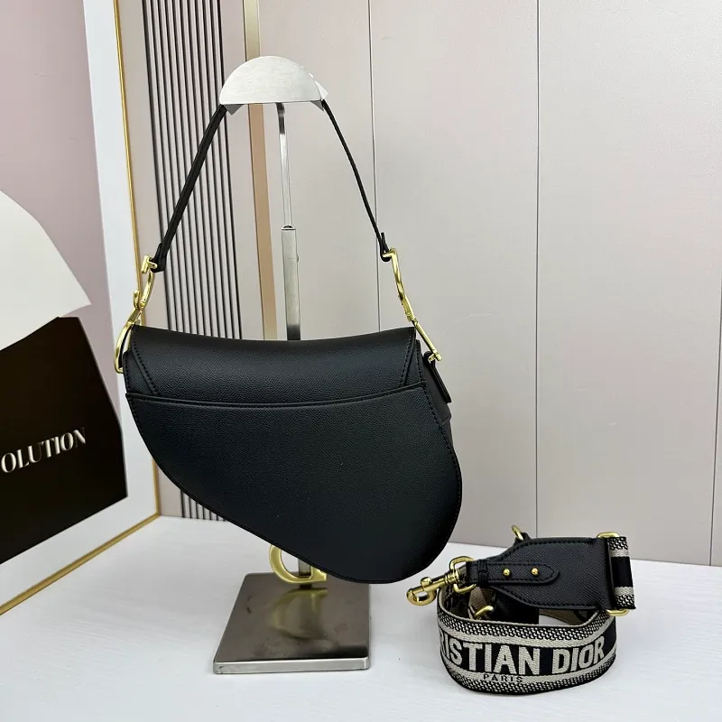 All categories Official website "Brand Women's Bags" Women's Bags 💙 DIOR DIOR 2026 new crossbody shoulder bag