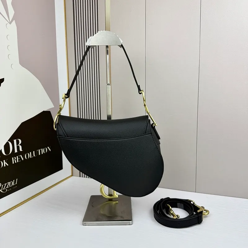 All categories Official website "Brand Women's Bags" Women's Bags 💙 DIOR DIOR 2026 new crossbody shoulder bag