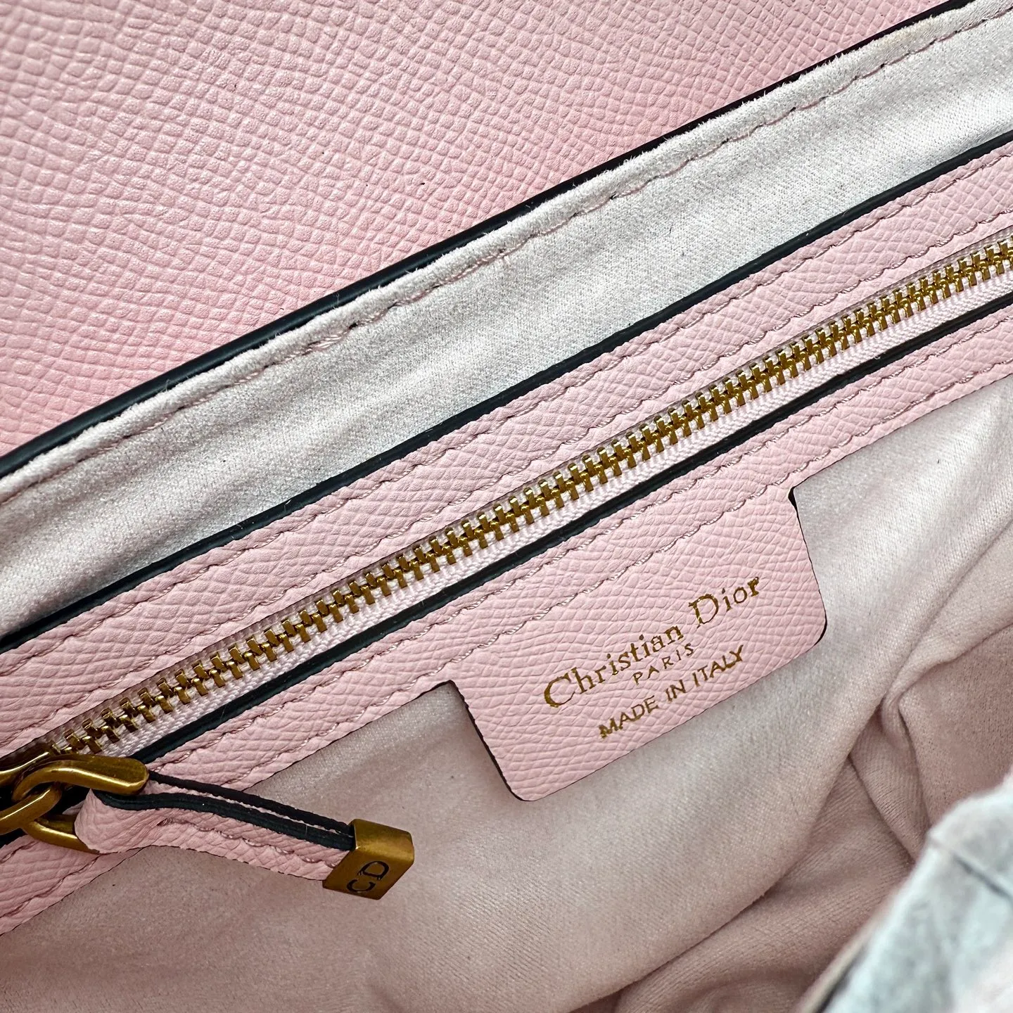 All categories Official website "Brand Women's Bags" Women's Bags 💙 DIOR DIOR 2026 new crossbody shoulder bag