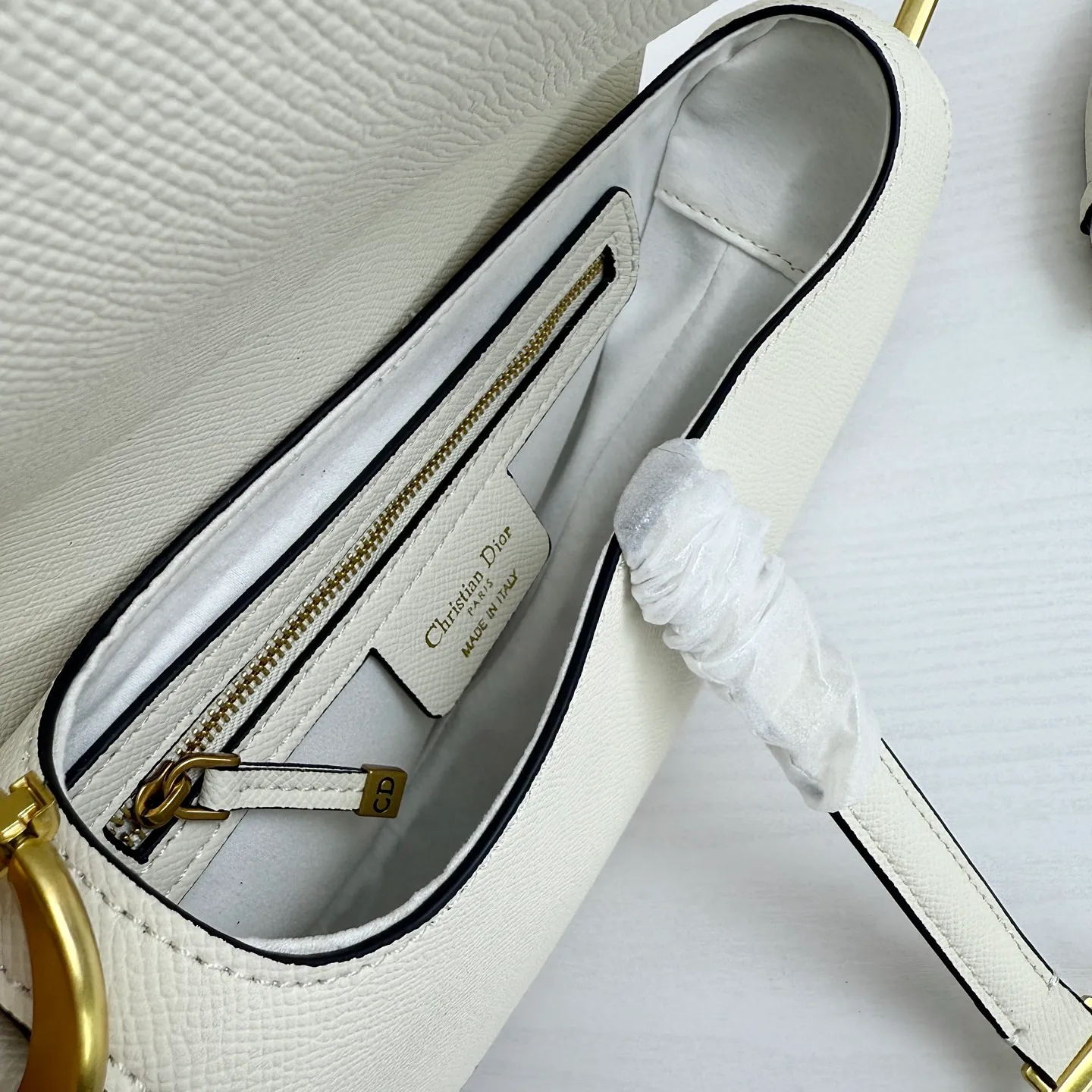 All categories Official website "Brand Women's Bags" Women's Bags 💙 DIOR DIOR 2026 new crossbody shoulder bag