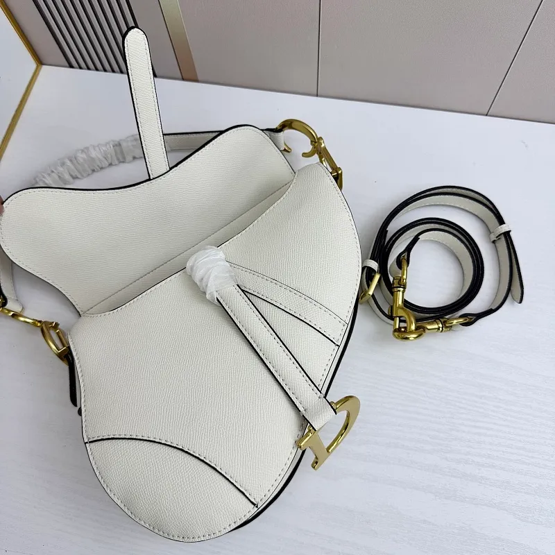 All categories Official website "Brand Women's Bags" Women's Bags 💙 DIOR DIOR 2026 new crossbody shoulder bag