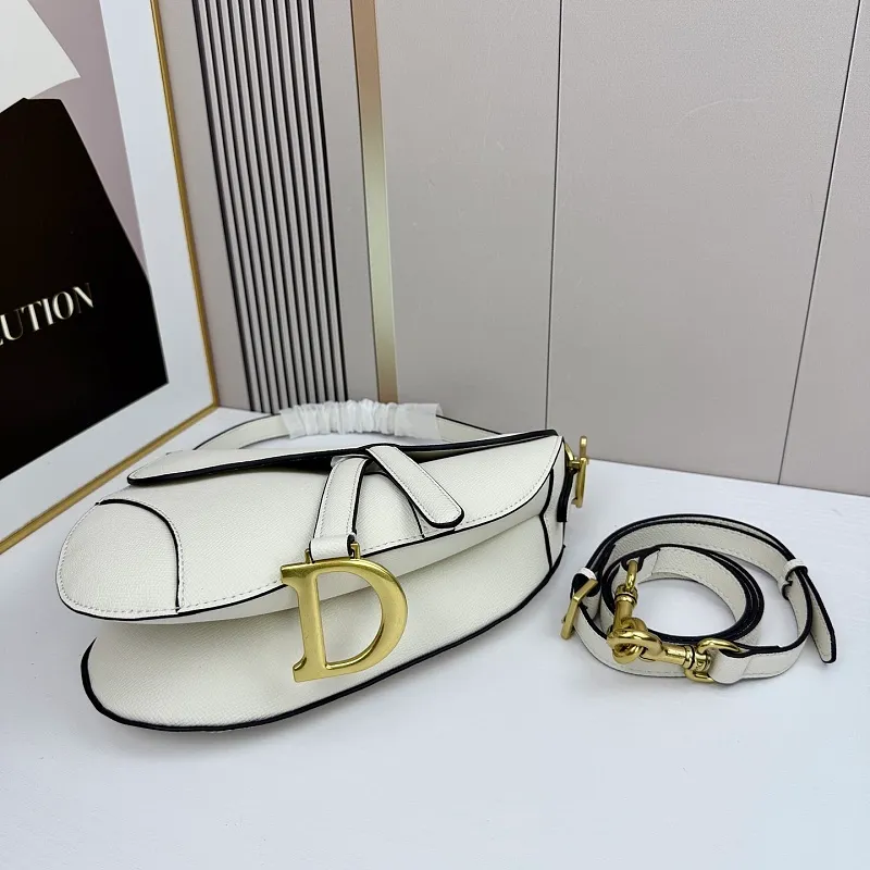 All categories Official website "Brand Women's Bags" Women's Bags 💙 DIOR DIOR 2026 new crossbody shoulder bag
