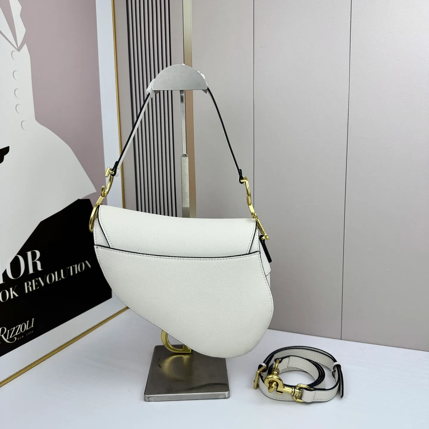 All categories Official website "Brand Women's Bags" Women's Bags 💙 DIOR DIOR 2026 new crossbody shoulder bag