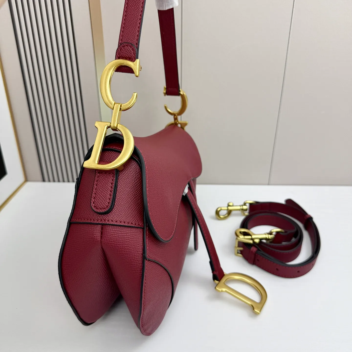 All categories Official website "Brand Women's Bags" Women's Bags 💙 DIOR DIOR 2026 new crossbody shoulder bag