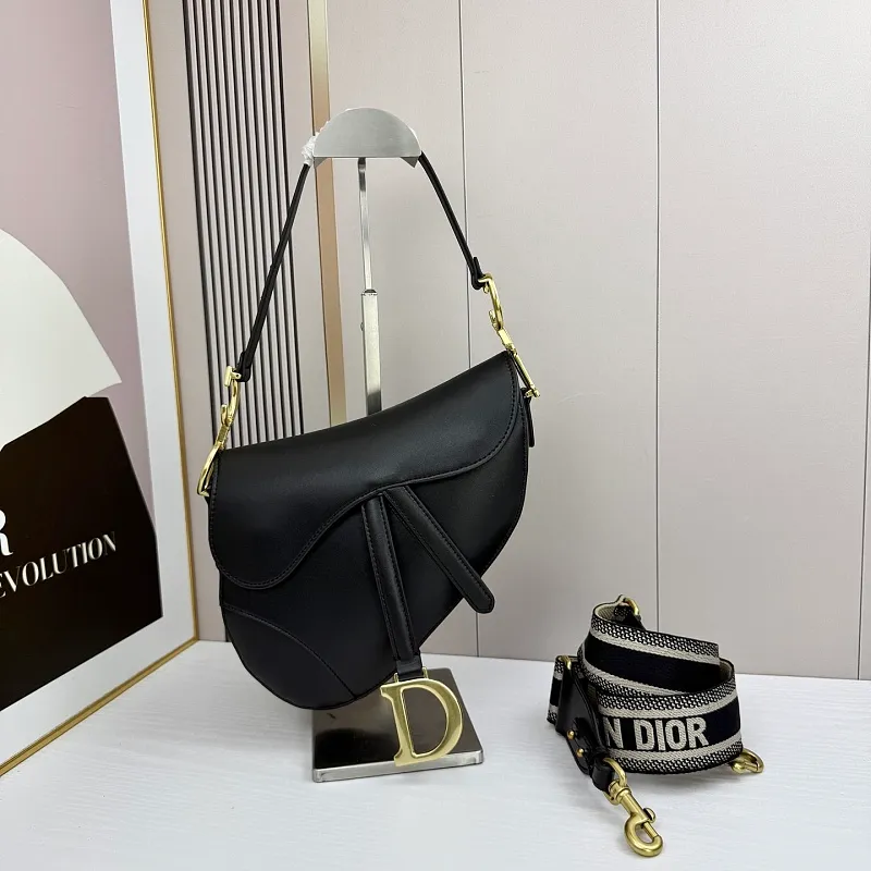 All categories Official website "Brand Women's Bags" Women's Bags 💙 DIOR DIOR 2026 new crossbody shoulder bag