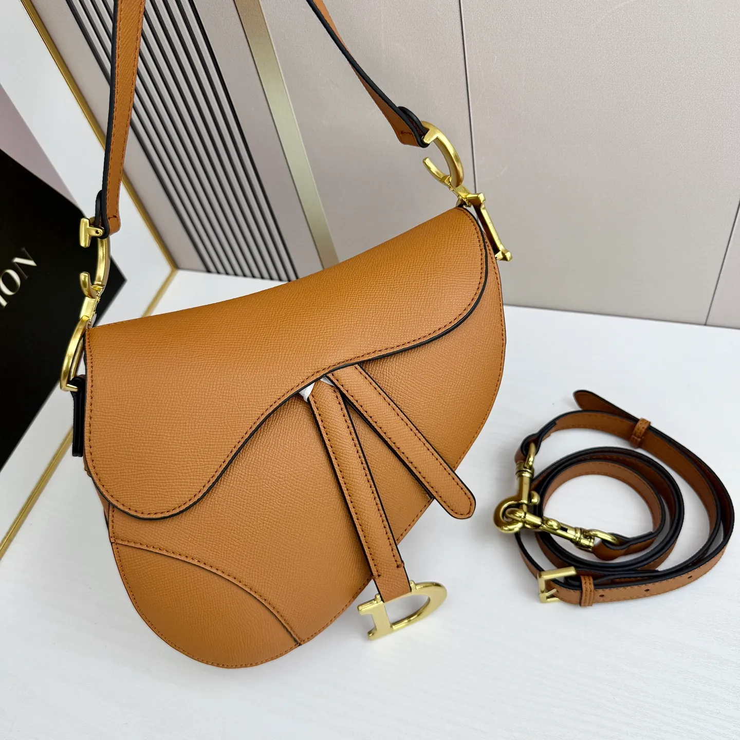 All categories Official website "Brand Women's Bags" Women's Bags 💙 DIOR DIOR 2026 new crossbody shoulder bag