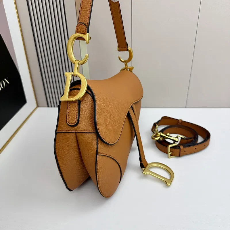 All categories Official website "Brand Women's Bags" Women's Bags 💙 DIOR DIOR 2026 new crossbody shoulder bag