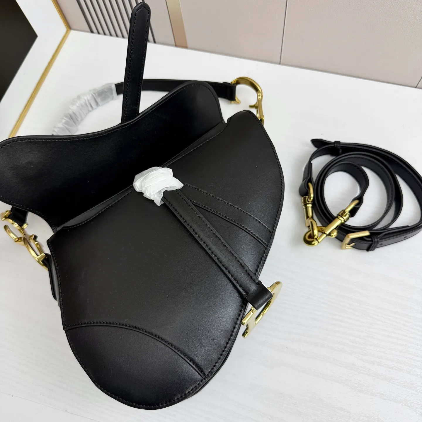 All categories Official website "Brand Women's Bags" Women's Bags 💙 DIOR DIOR 2026 new crossbody shoulder bag