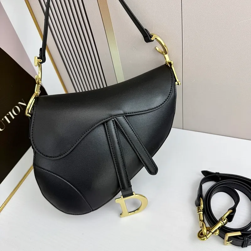 All categories Official website "Brand Women's Bags" Women's Bags 💙 DIOR DIOR 2026 new crossbody shoulder bag