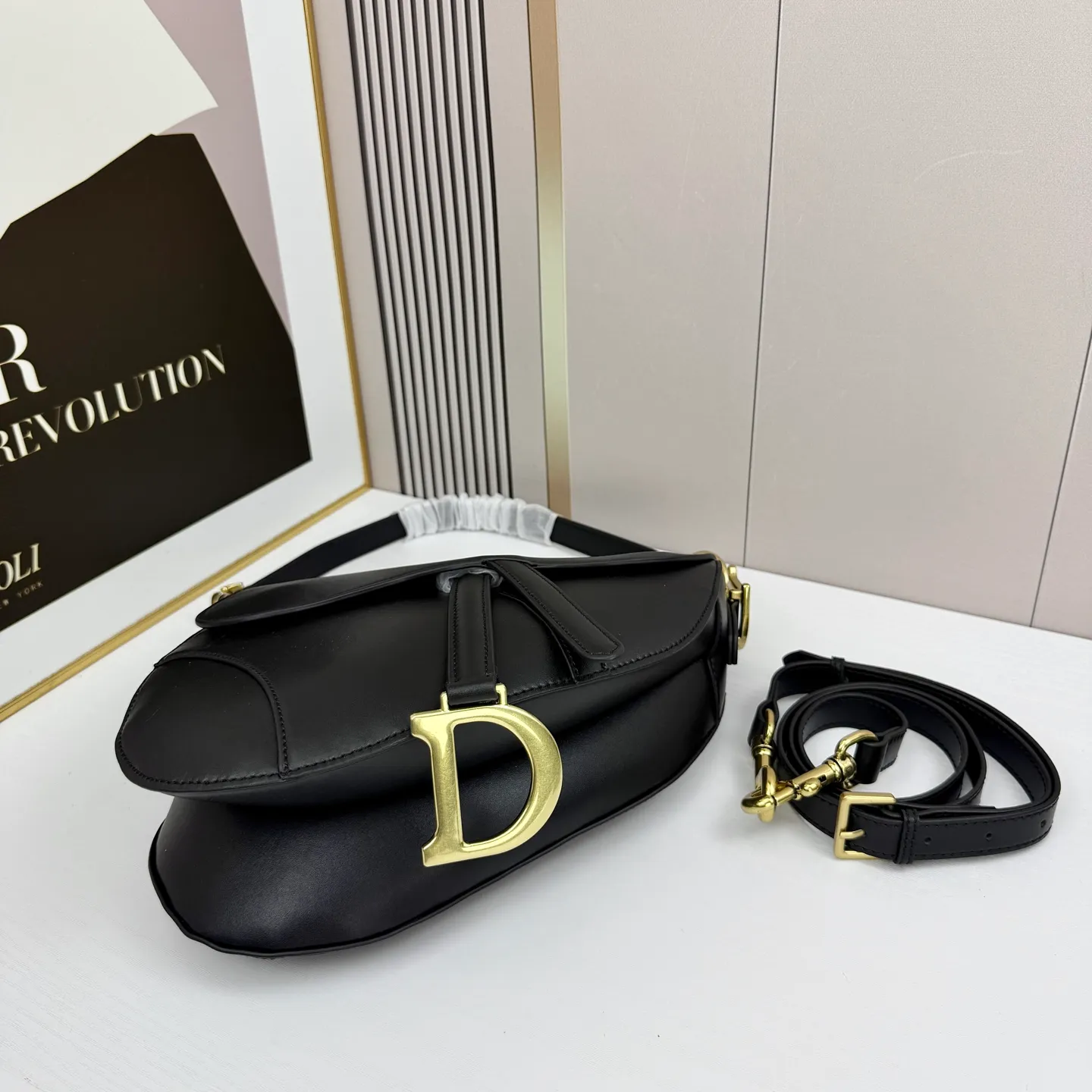 All categories Official website "Brand Women's Bags" Women's Bags 💙 DIOR DIOR 2026 new crossbody shoulder bag
