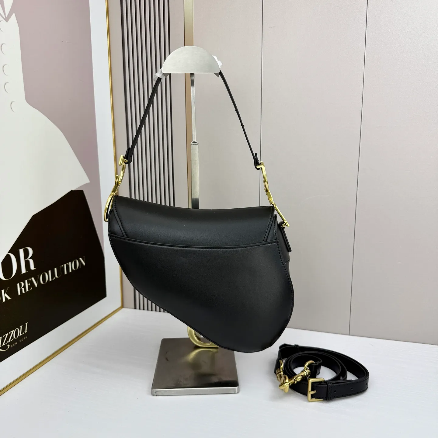All categories Official website "Brand Women's Bags" Women's Bags 💙 DIOR DIOR 2026 new crossbody shoulder bag