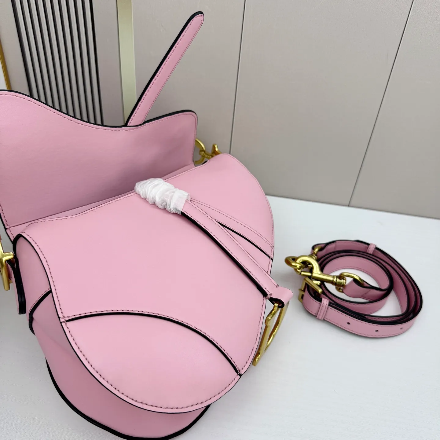 All categories Official website "Brand Women's Bags" Women's Bags 💙 DIOR DIOR 2026 new crossbody shoulder bag