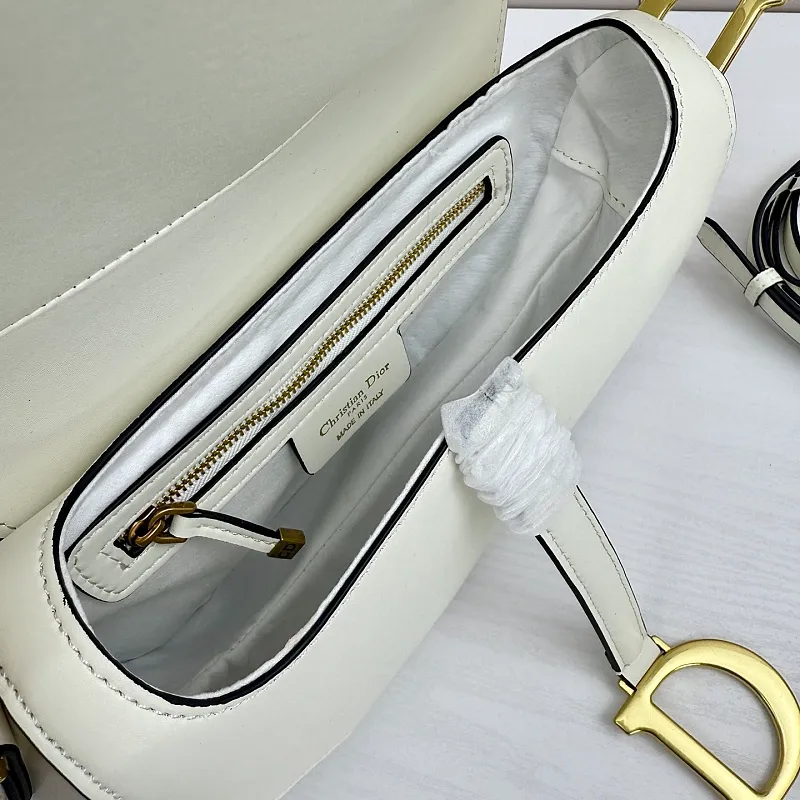 All categories Official website "Brand Women's Bags" Women's Bags 💙 DIOR DIOR 2026 new crossbody shoulder bag