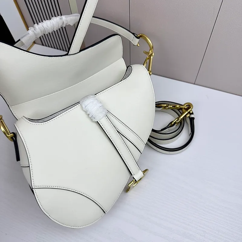 All categories Official website "Brand Women's Bags" Women's Bags 💙 DIOR DIOR 2026 new crossbody shoulder bag