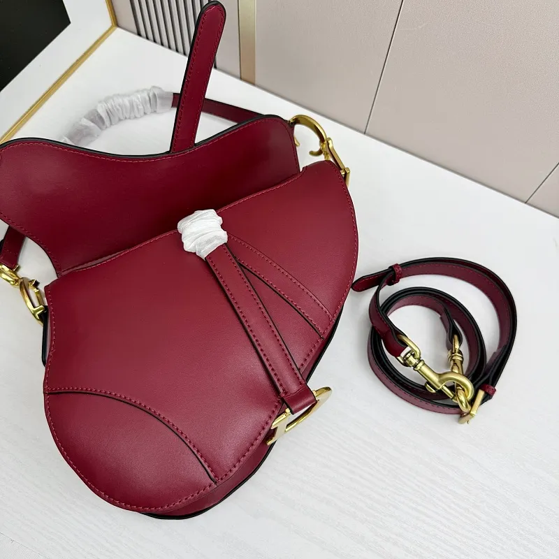 All categories Official website "Brand Women's Bags" Women's Bags 💙 DIOR DIOR 2026 new crossbody shoulder bag