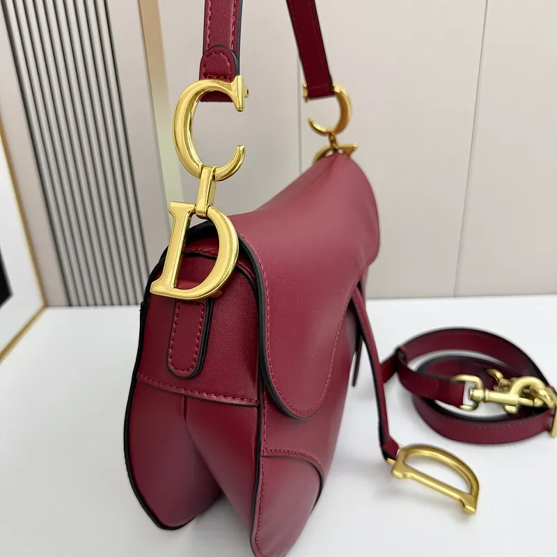 All categories Official website "Brand Women's Bags" Women's Bags 💙 DIOR DIOR 2026 new crossbody shoulder bag