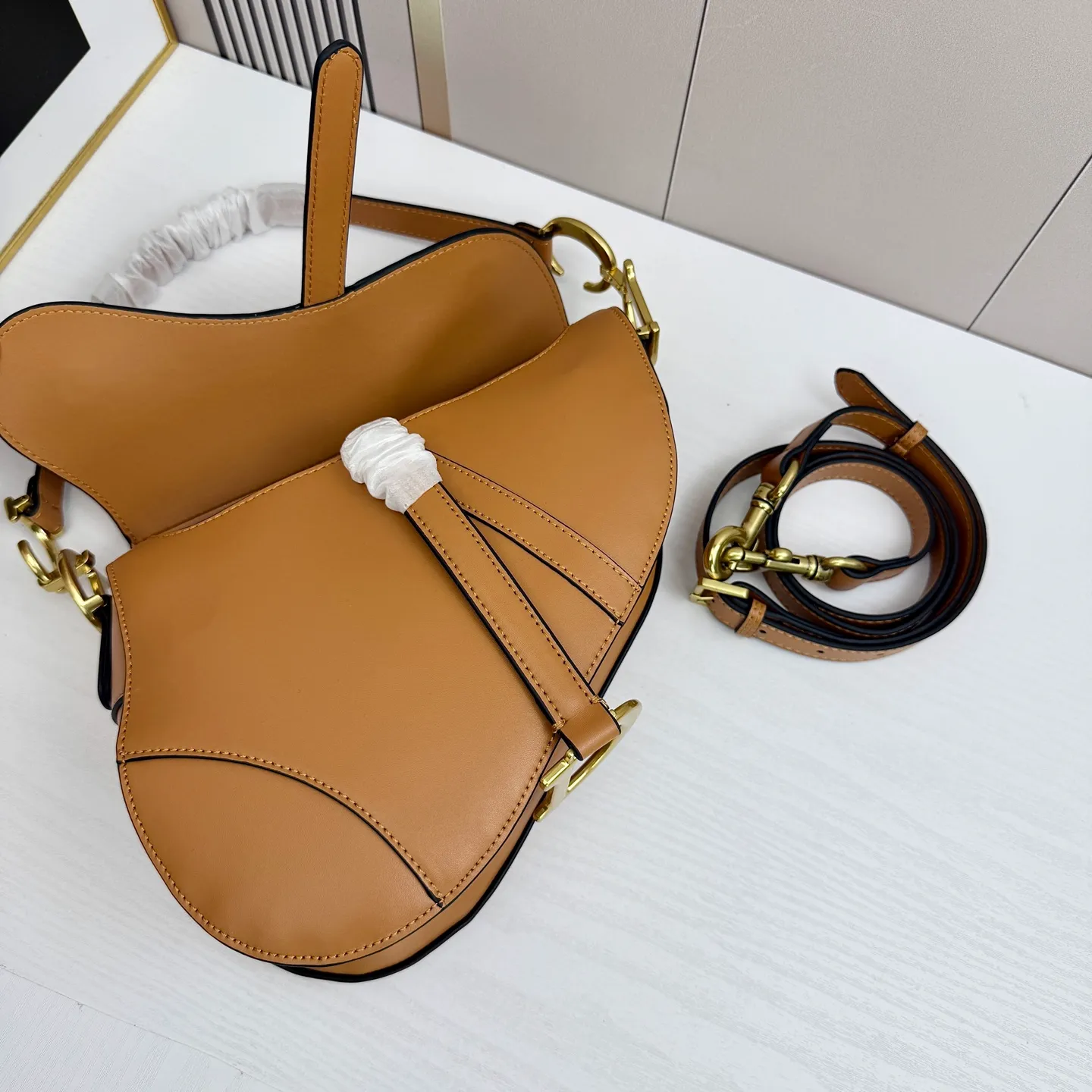 All categories Official website "Brand Women's Bags" Women's Bags 💙 DIOR DIOR 2026 new crossbody shoulder bag