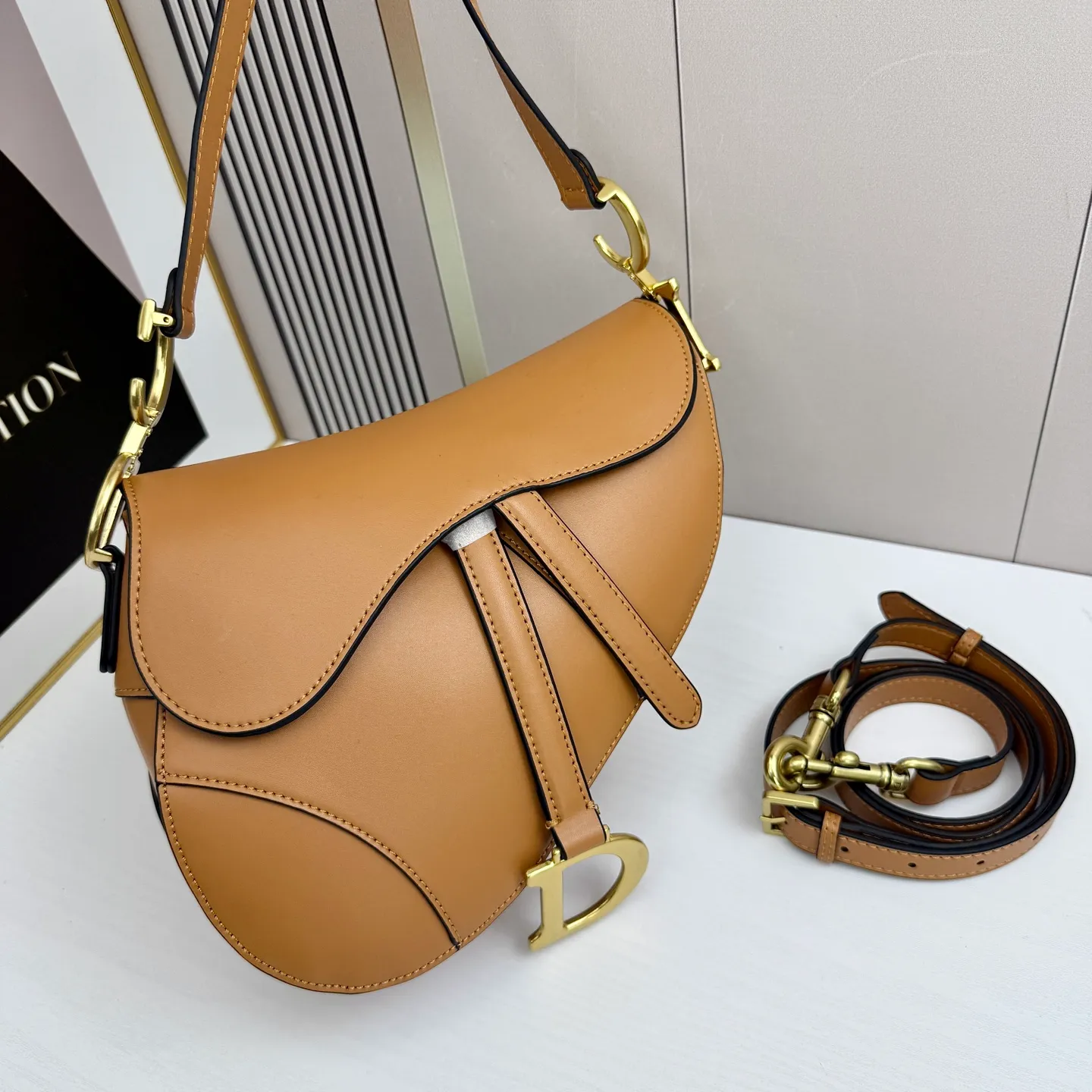 All categories Official website "Brand Women's Bags" Women's Bags 💙 DIOR DIOR 2026 new crossbody shoulder bag