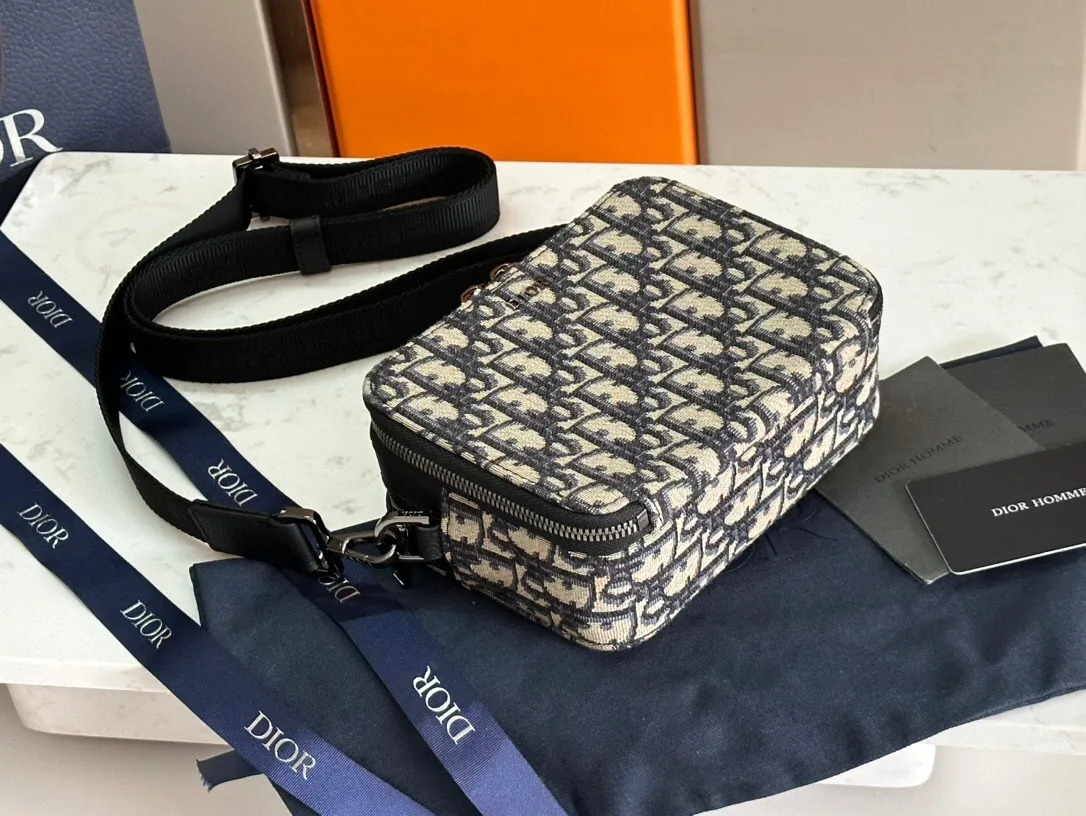 All Categories Official Website "Brand Women's Bags" Women's Bags 💙 DIOR 2025 New DIOR Crossbody Bag