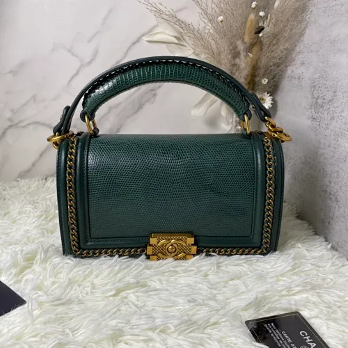 All Categories Official Website "Brand Women's Bags" Women's Bags 💙 DIOR Dior Rare Pearl Fish BOY Handle Pearl Fish Leather Bag The surroundings are purely hand-woven and equipped with retro hardware. The reason why the fully imported sheepskin lining is named "Le Boy" is mainly due to Ms. Coco's Boyish attitude. Director Karl Lagerfeld