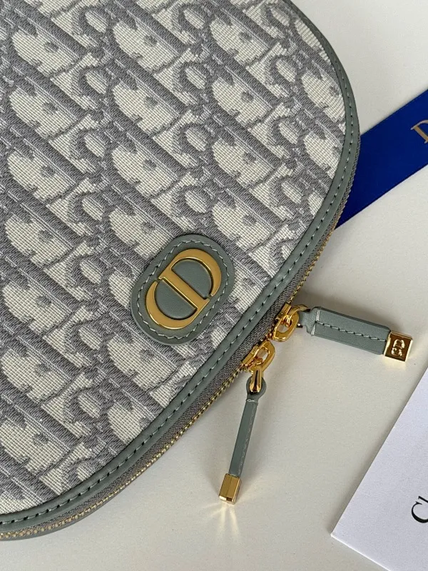 All Categories Official Website "Brand Women's Bags" Women's Bags 💙 DIOR 2025 New Dior Cosmetic Bag