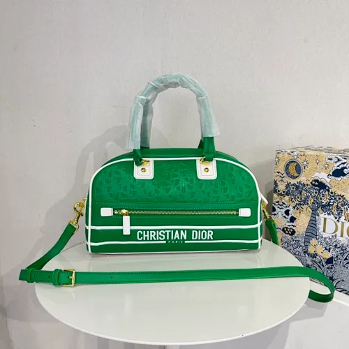 All categories Official website "Brand Women's Bags" Women's Bags 💙 DIOR 2022 Official New Dior Crossbody Bag Wholesale Large Size 58002000 Small Size 58001900 High Quality Specifications: Large Size 33-19.5-11CM Small Size 19-13-8CM