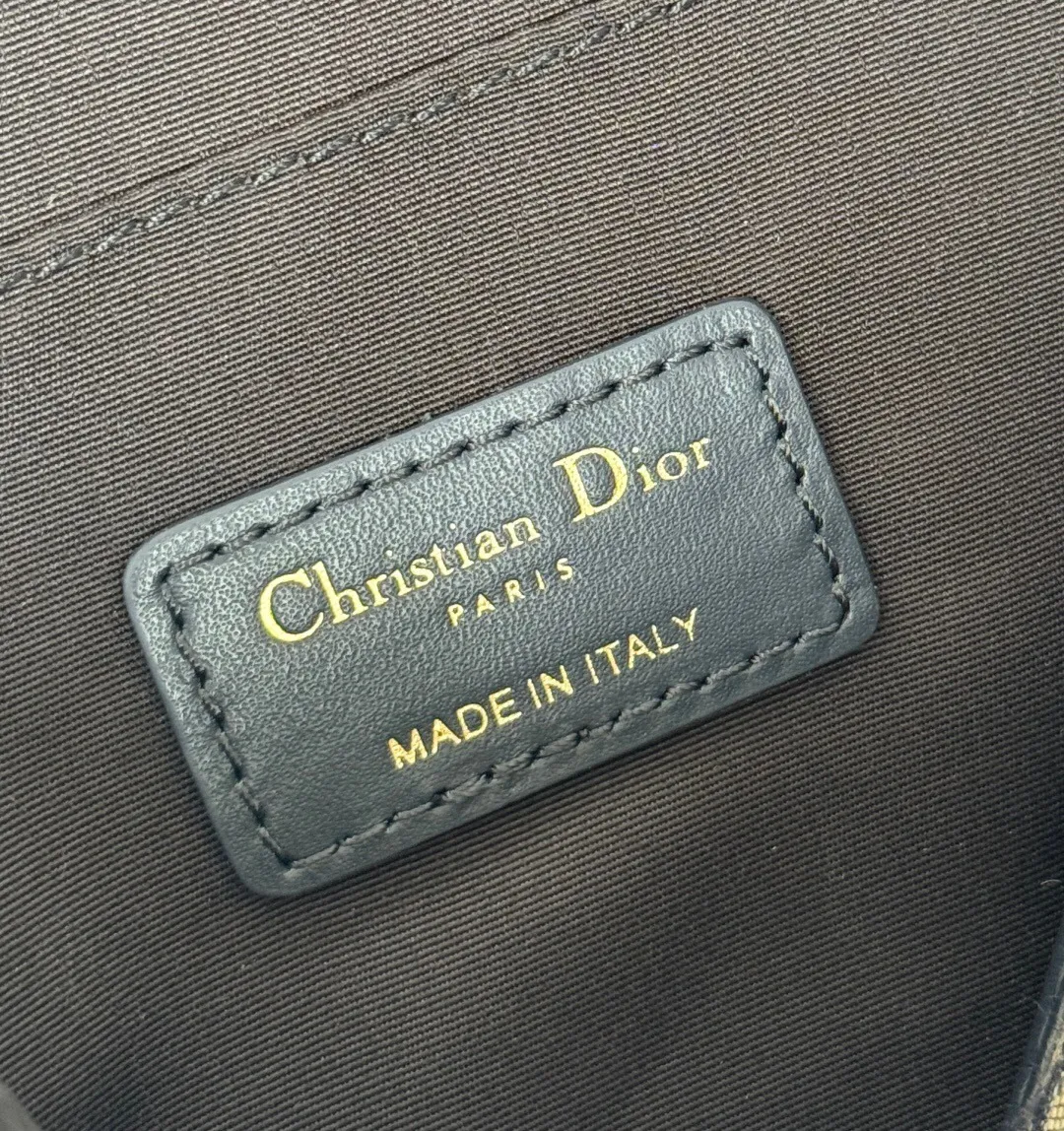All Categories Official Website "Brand Women's Bags" Women's Bags 💙 DIOR 2025 New Dior Cosmetic Bag
