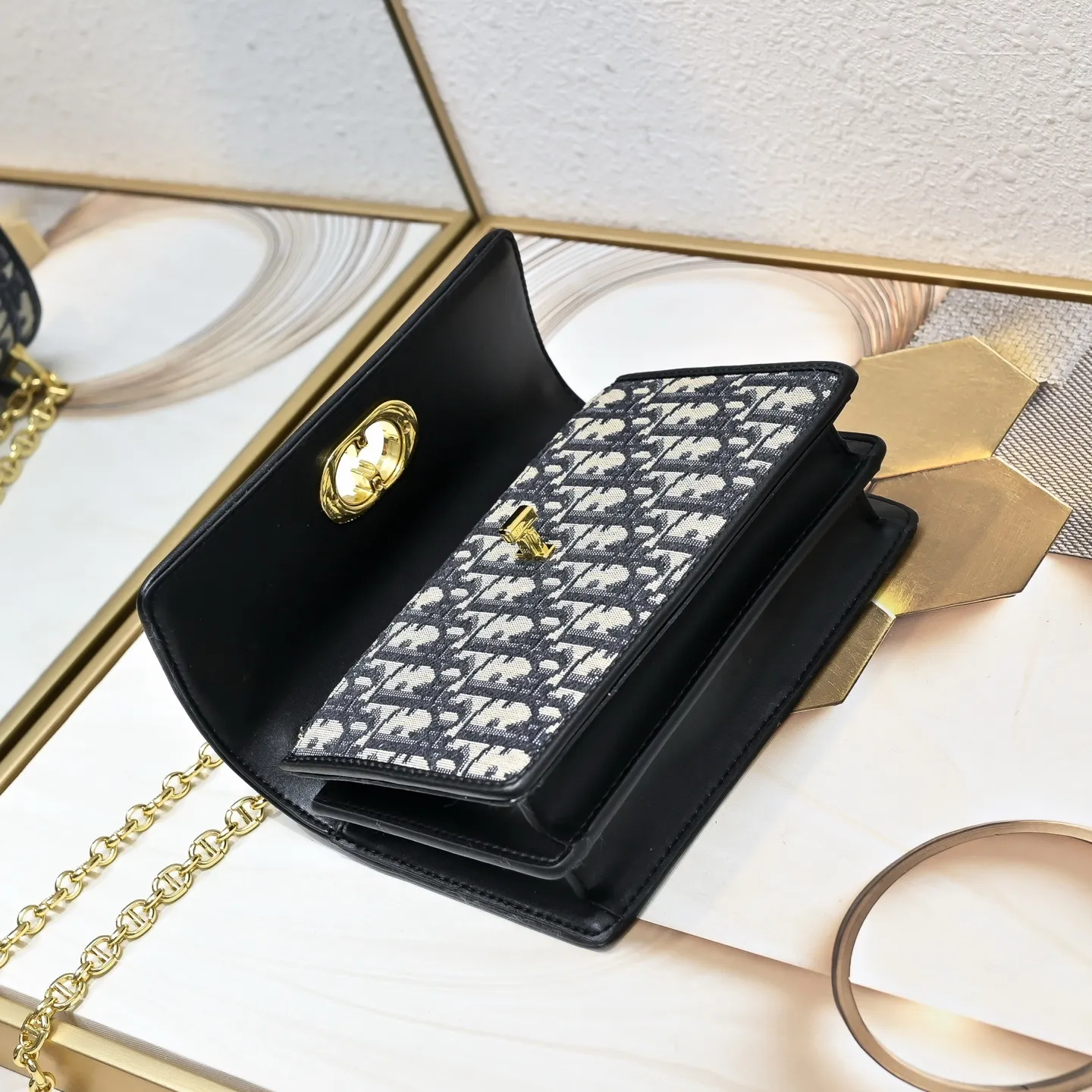 All Categories Official Website "Brand Women's Bags" Women's Bags 💙 DIOR 2025 New DIOR Crossbody Bag