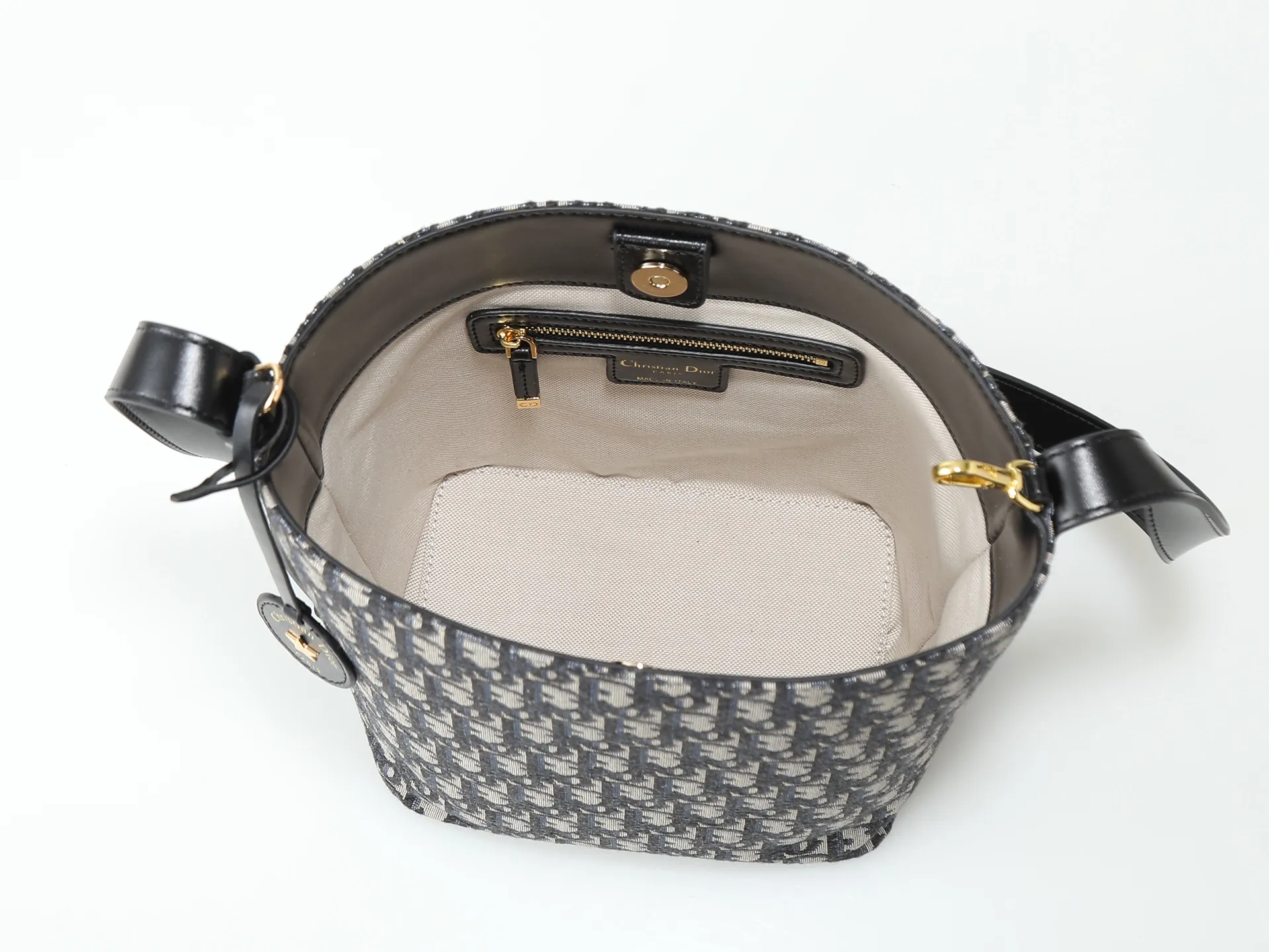 All Categories Official Website "Brand Women's Bags" Women's Bags 💙 DIOR 2026 New DIOR Crossbody Bag