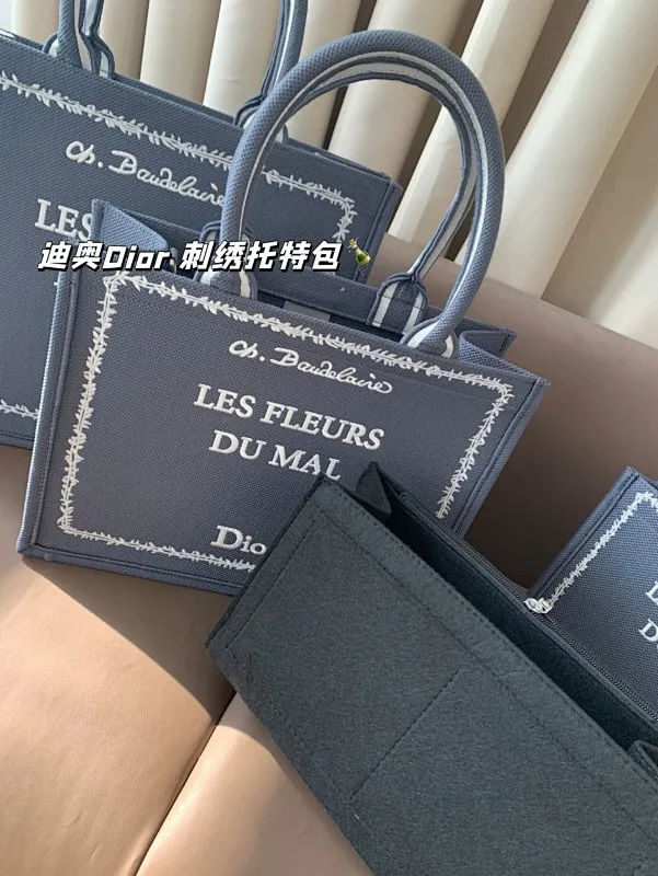 All Categories Official Website "Brand Women's Bags" Women's Bags 💙 DIOR 2025 New DIOR Embroidered Tote Bag
