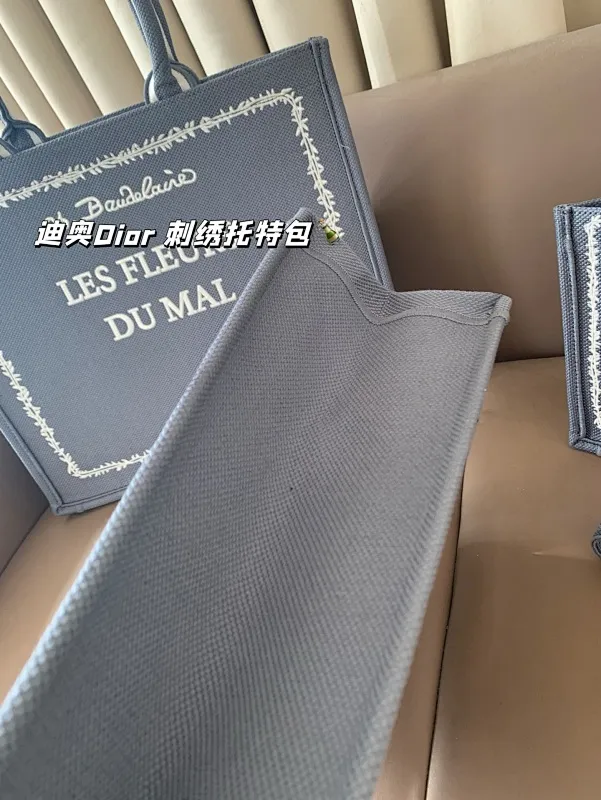All Categories Official Website "Brand Women's Bags" Women's Bags 💙 DIOR 2025 New DIOR Embroidered Tote Bag