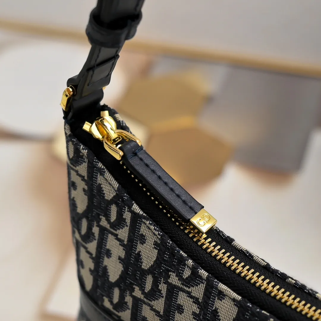 All Categories Official Website "Brand Women's Bags" Women's Bags 💙 DIOR 2026 New DiorMiss Caro Mini One-Shoulder Dumpling Bag