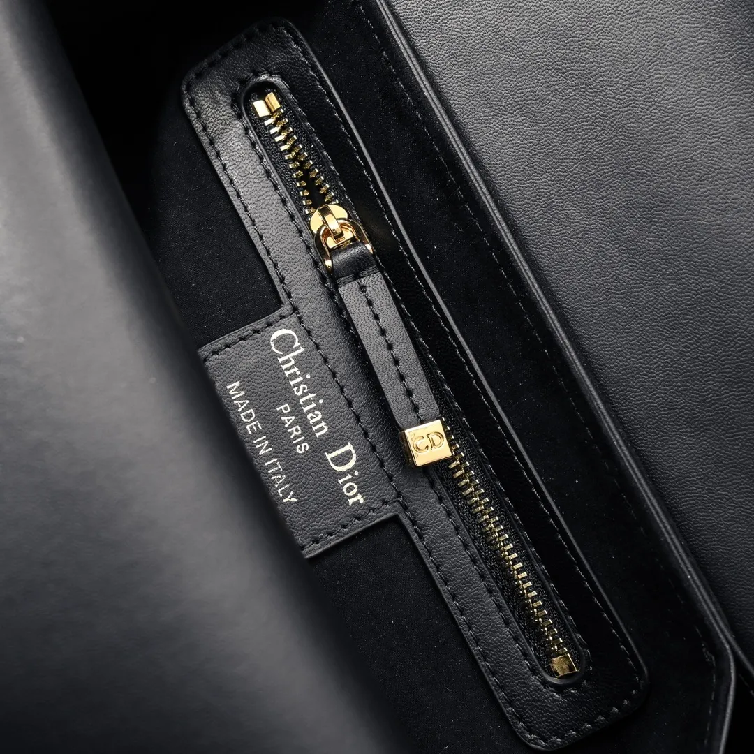 All Categories Official Website "Brand Women's Bags" Women's Bags 💙 DIOR 2025 New DIOR Crossbody Bag