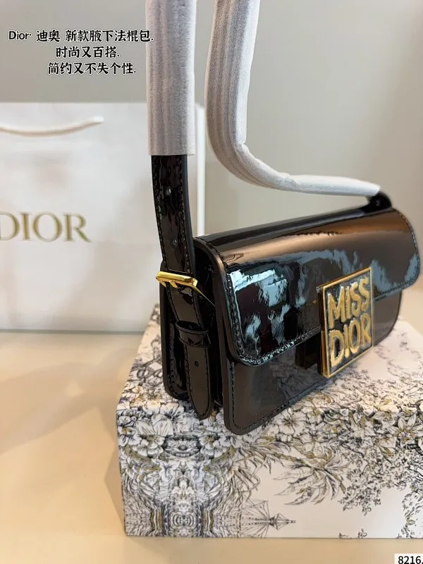 All categories Official website "Brand Women's Bags" Women's Bags 💙 DIOR 2025 new DIOR armpit bag