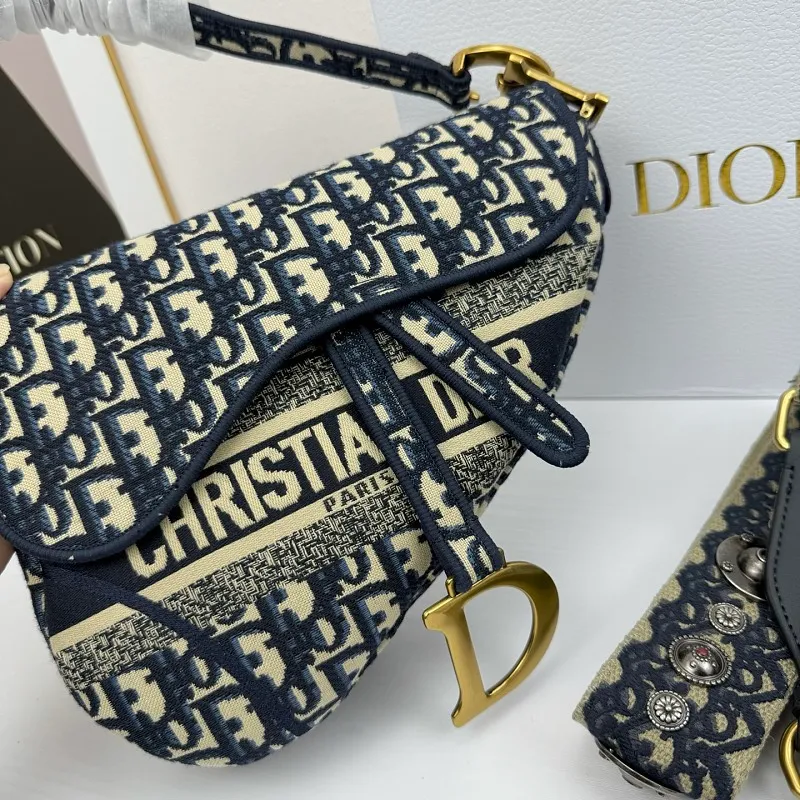 All categories Official website "Brand Women's Bags" Women's Bags 💙 DIOR DIOR 2026 new crossbody shoulder bag
