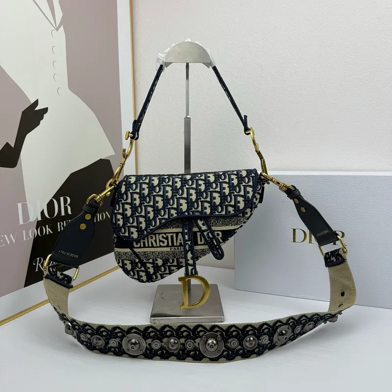 All categories Official website "Brand Women's Bags" Women's Bags 💙 DIOR DIOR 2026 new crossbody shoulder bag