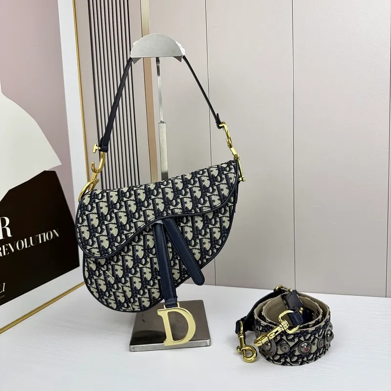 All categories Official website "Brand Women's Bags" Women's Bags 💙 DIOR DIOR 2026 new crossbody shoulder bag