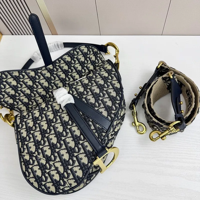 All categories Official website "Brand Women's Bags" Women's Bags 💙 DIOR DIOR 2026 new crossbody shoulder bag