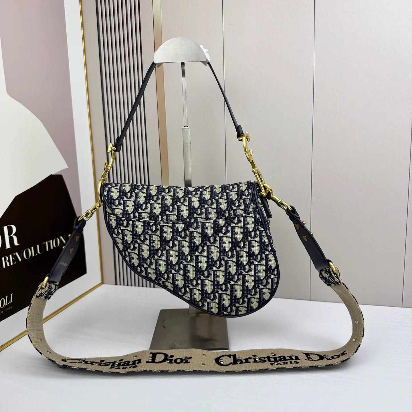 All categories Official website "Brand Women's Bags" Women's Bags 💙 DIOR DIOR 2026 new crossbody shoulder bag