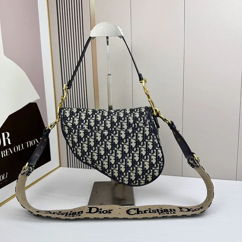 All categories Official website "Brand Women's Bags" Women's Bags 💙 DIOR DIOR 2026 new crossbody shoulder bag
