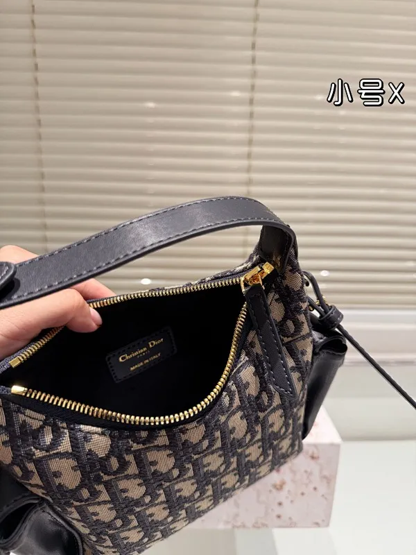 All Categories Official Website "Brand Women's Bags" Women's Bags 💙 DIOR 2025 New DIOR Crossbody Bag