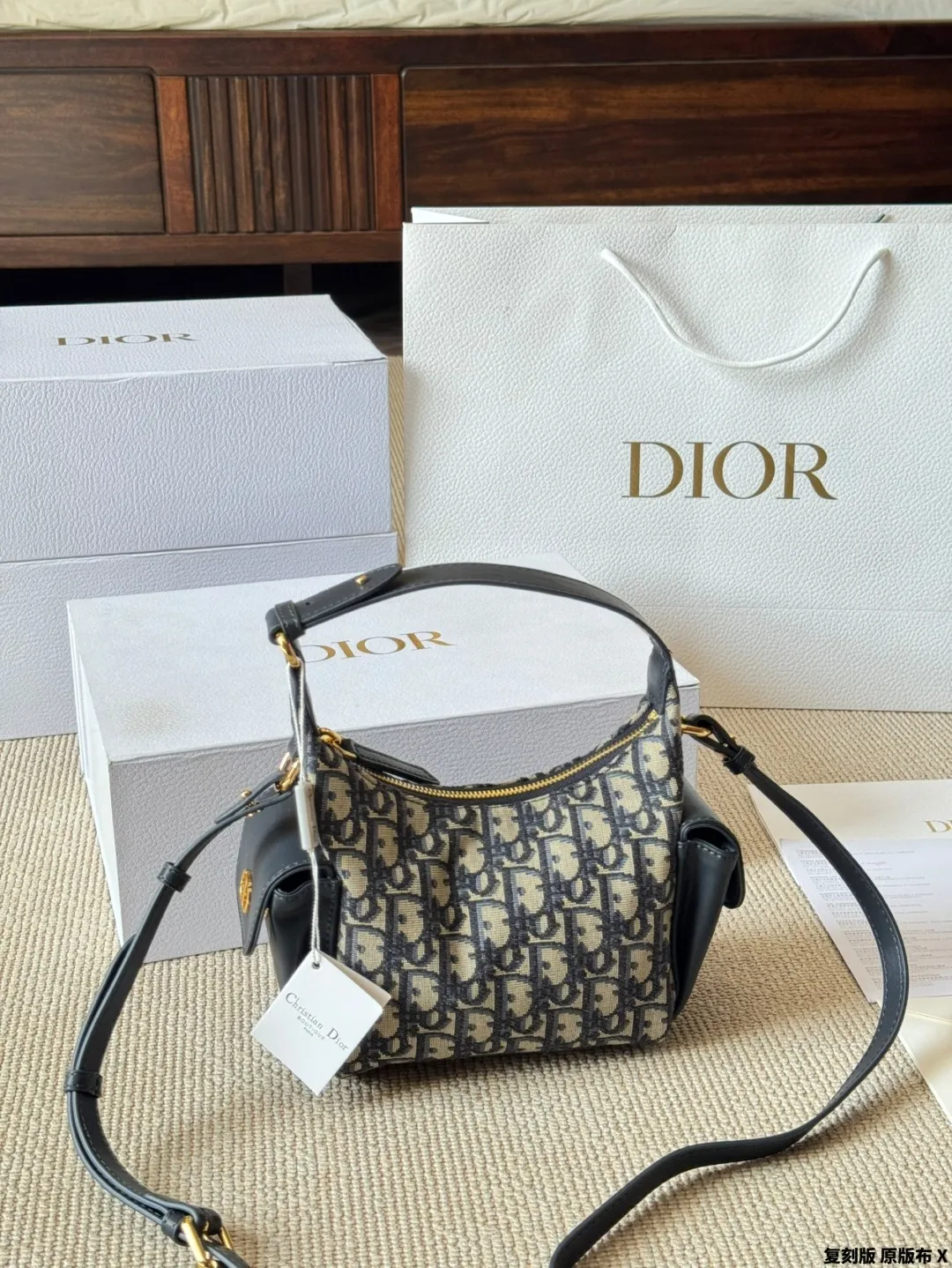 All categories Official website "Brand Women's Bags" Women's Bags 💙 DIOR 2025 new DIOR armpit bag